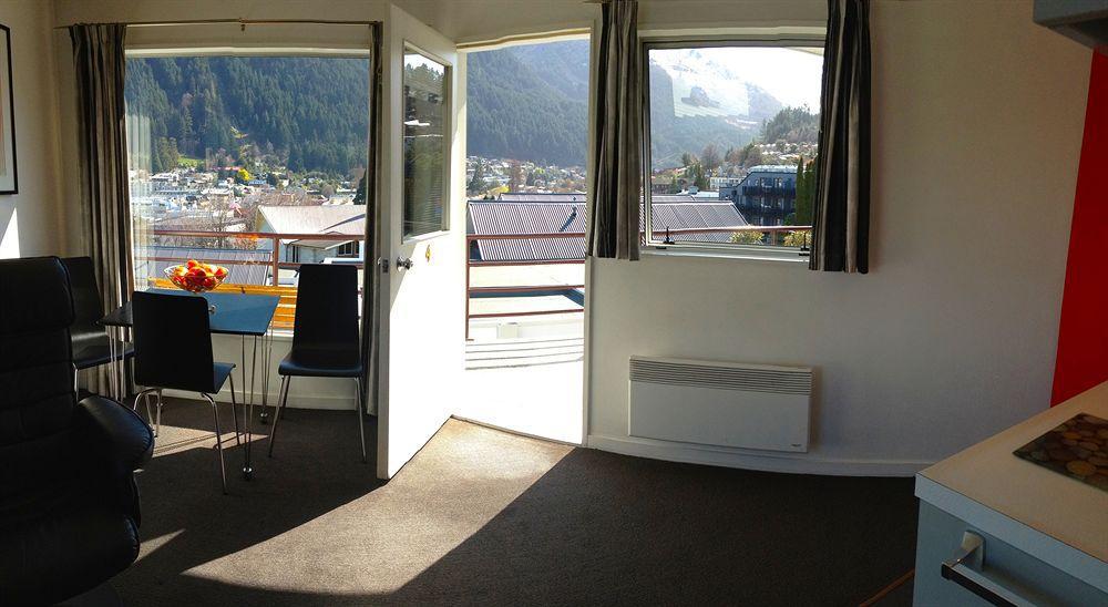 Caples Court Motel & Apartments Queenstown Exterior photo