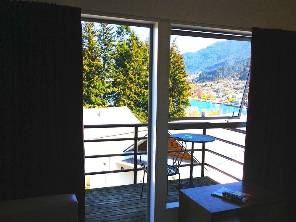 Caples Court Motel & Apartments Queenstown Exterior photo