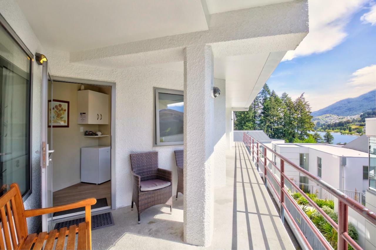 Caples Court Motel & Apartments Queenstown Exterior photo