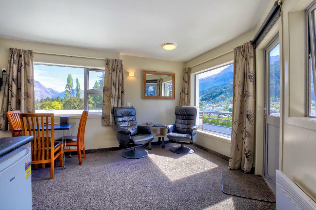 Caples Court Motel & Apartments Queenstown Exterior photo