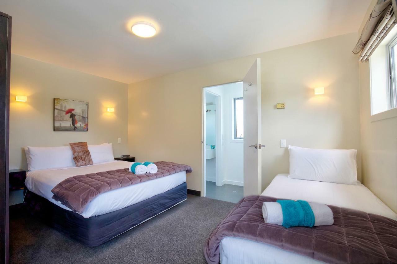 Caples Court Motel & Apartments Queenstown Exterior photo