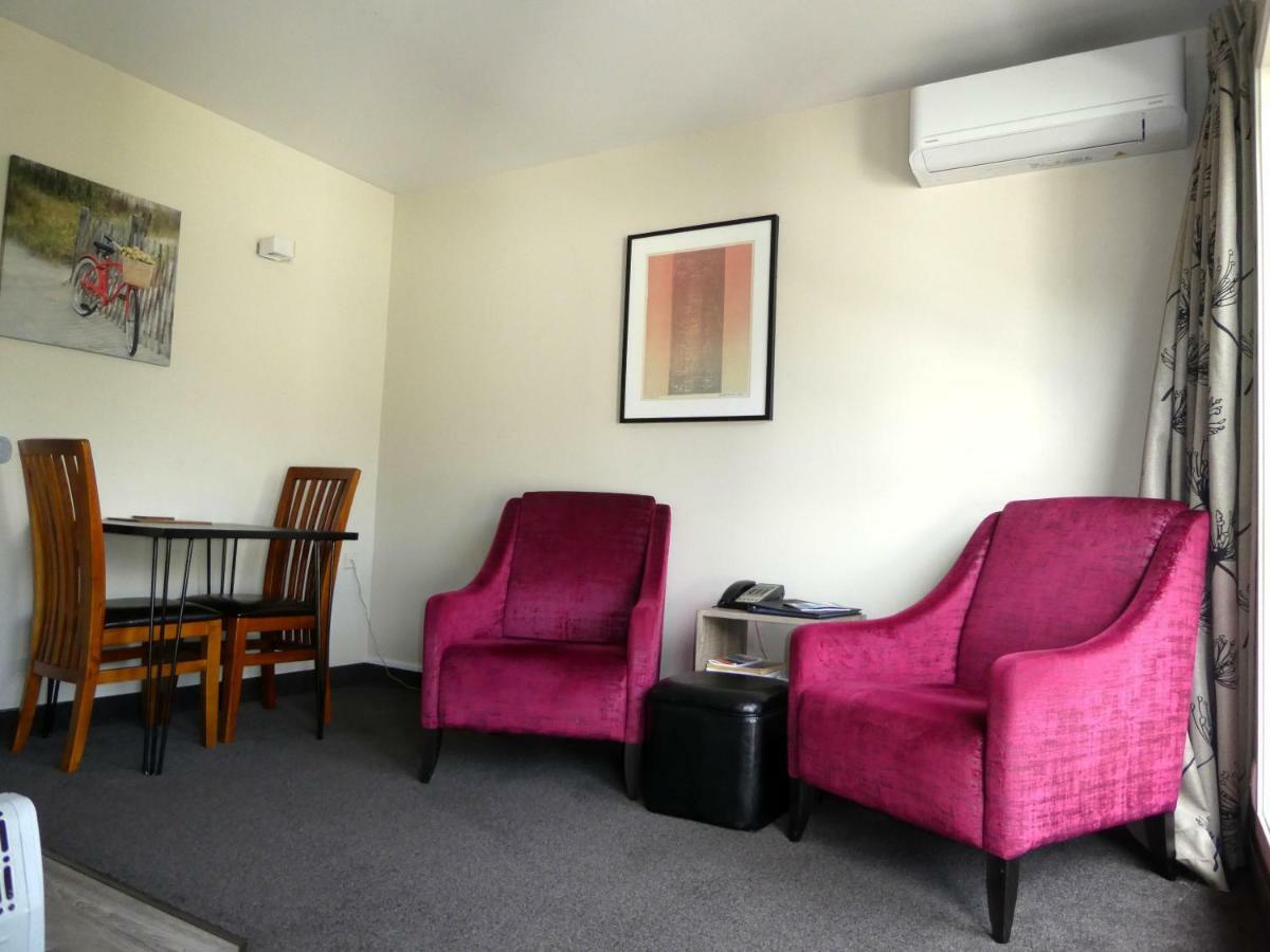 Caples Court Motel & Apartments Queenstown Exterior photo